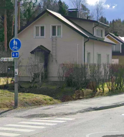 Leike Googlen katunäkymästä, jossa näkyy onnettomuuspaikka.